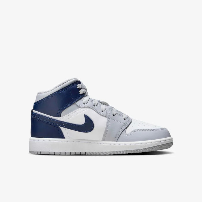 Junior Air Jordan 1 Mid Shoe