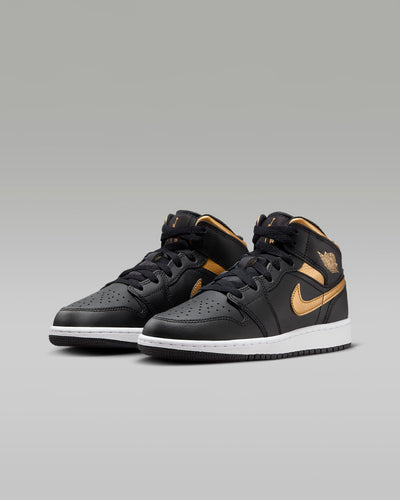 Junior Air Jordan 1 Mid Shoe