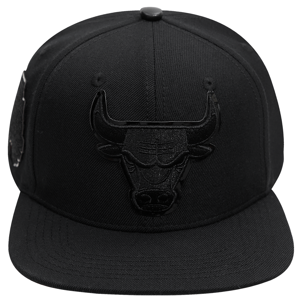 Mens Chicago Bulls Classic Triple Black Snapback Cap