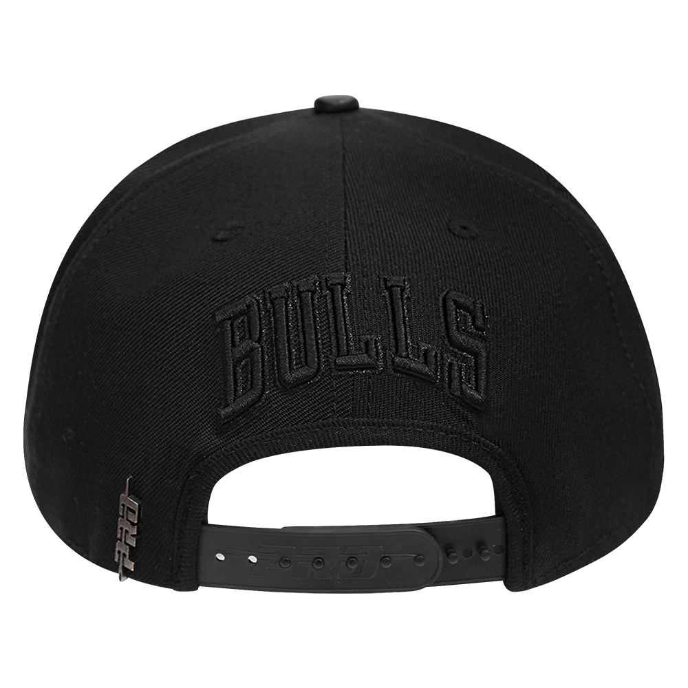 Mens Chicago Bulls Classic Triple Black Snapback Cap