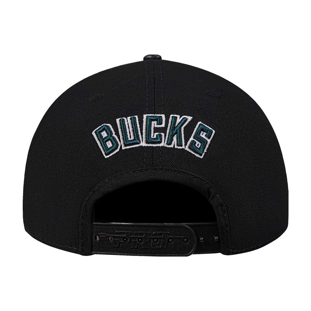 Mens Milwaukee Bucks Classic Logo Snapback Cap