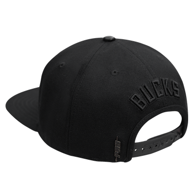 Mens Milwaukee Bucks Classic Triple Black Snapback Cap