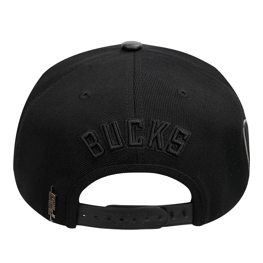 Mens Milwaukee Bucks Classic Triple Black Snapback Cap