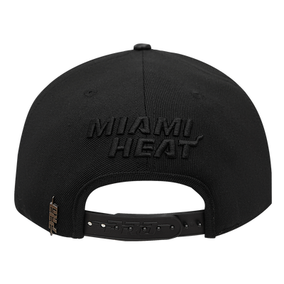 Mens Miami Heat Classic Triple Black Snapback Cap