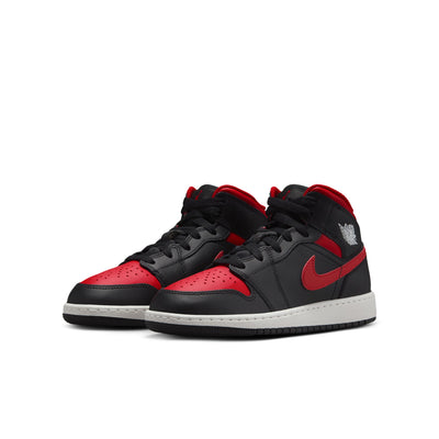 Junior Air Jordan 1 Mid Shoe